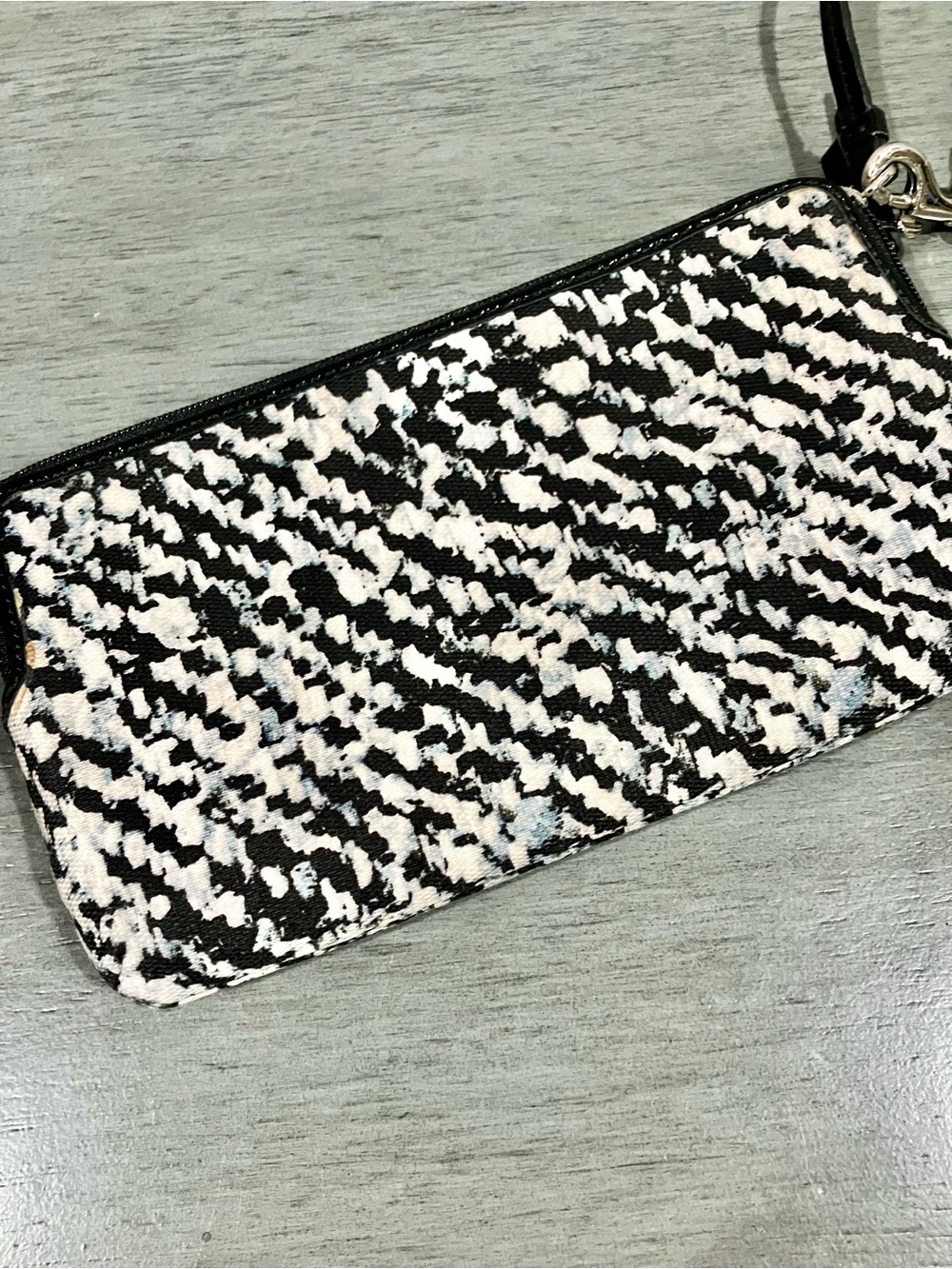 Coach Black & White Woven Design Wristlet Wallet - double zip! - Picture 3 of 10